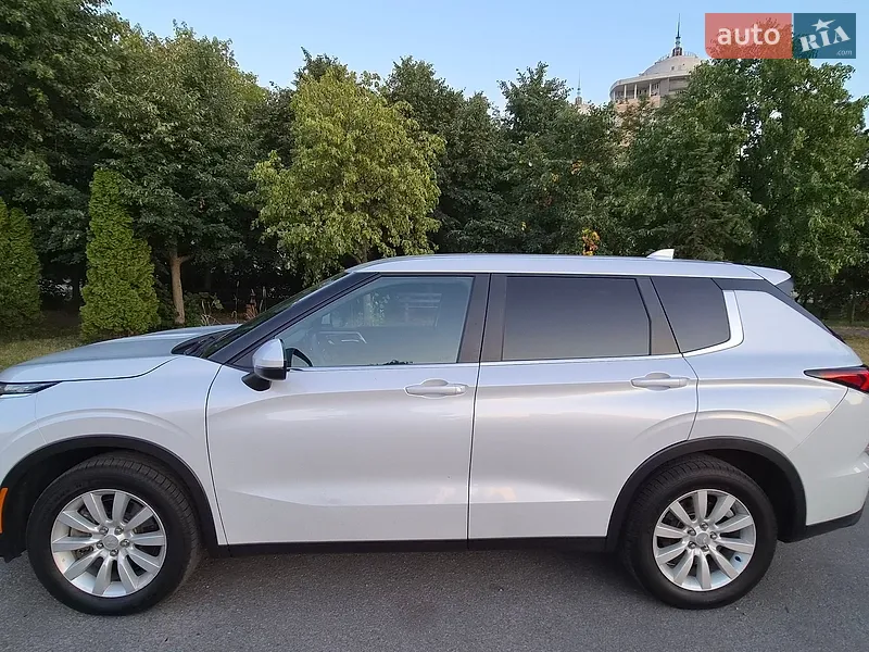 Mitsubishi Outlander 2022