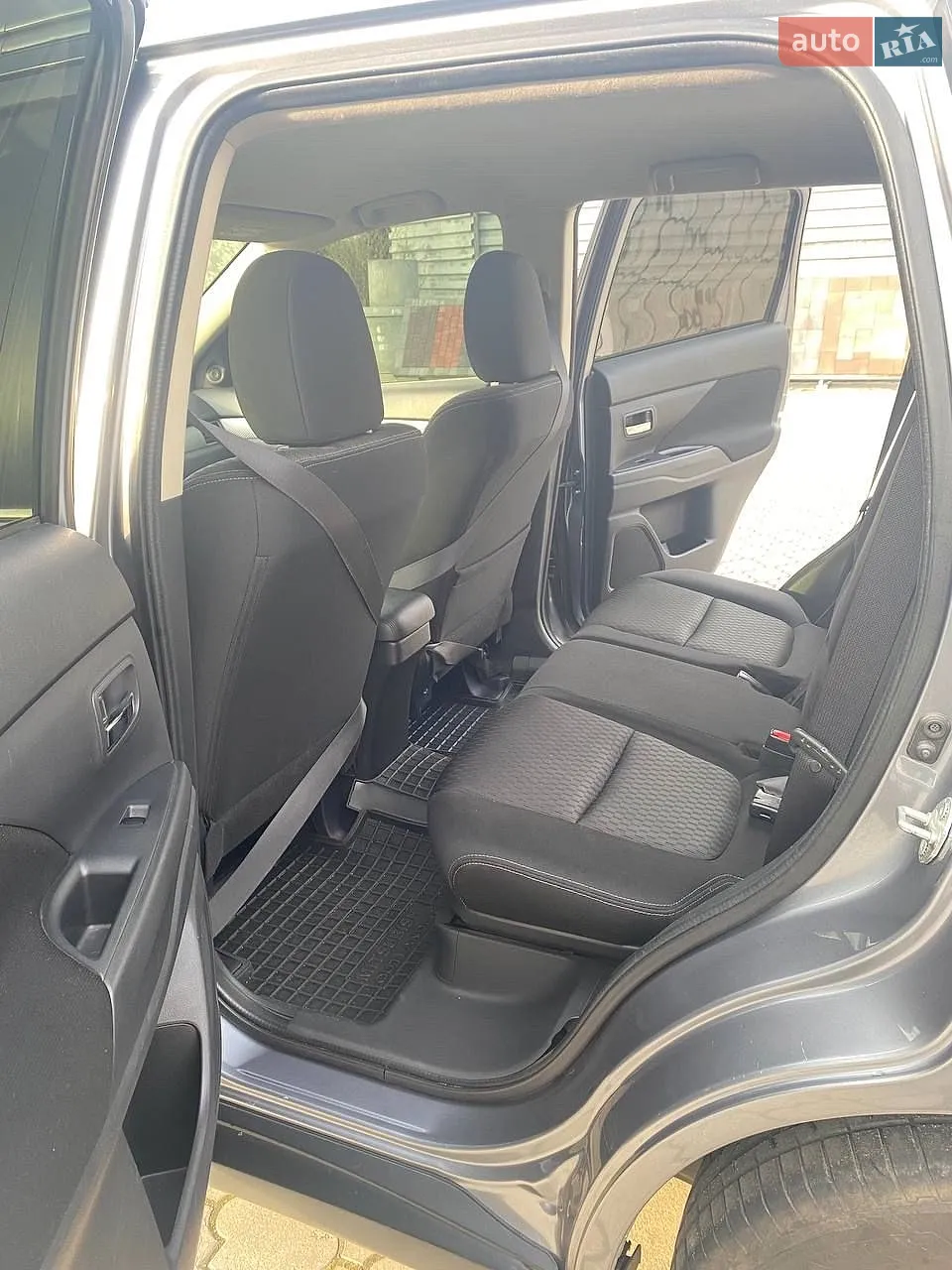 2014 Mitsubishi Outlander - мініатюра 17