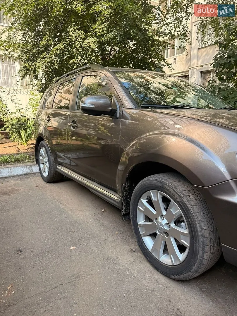 2011 Mitsubishi Outlander - мініатюра 2