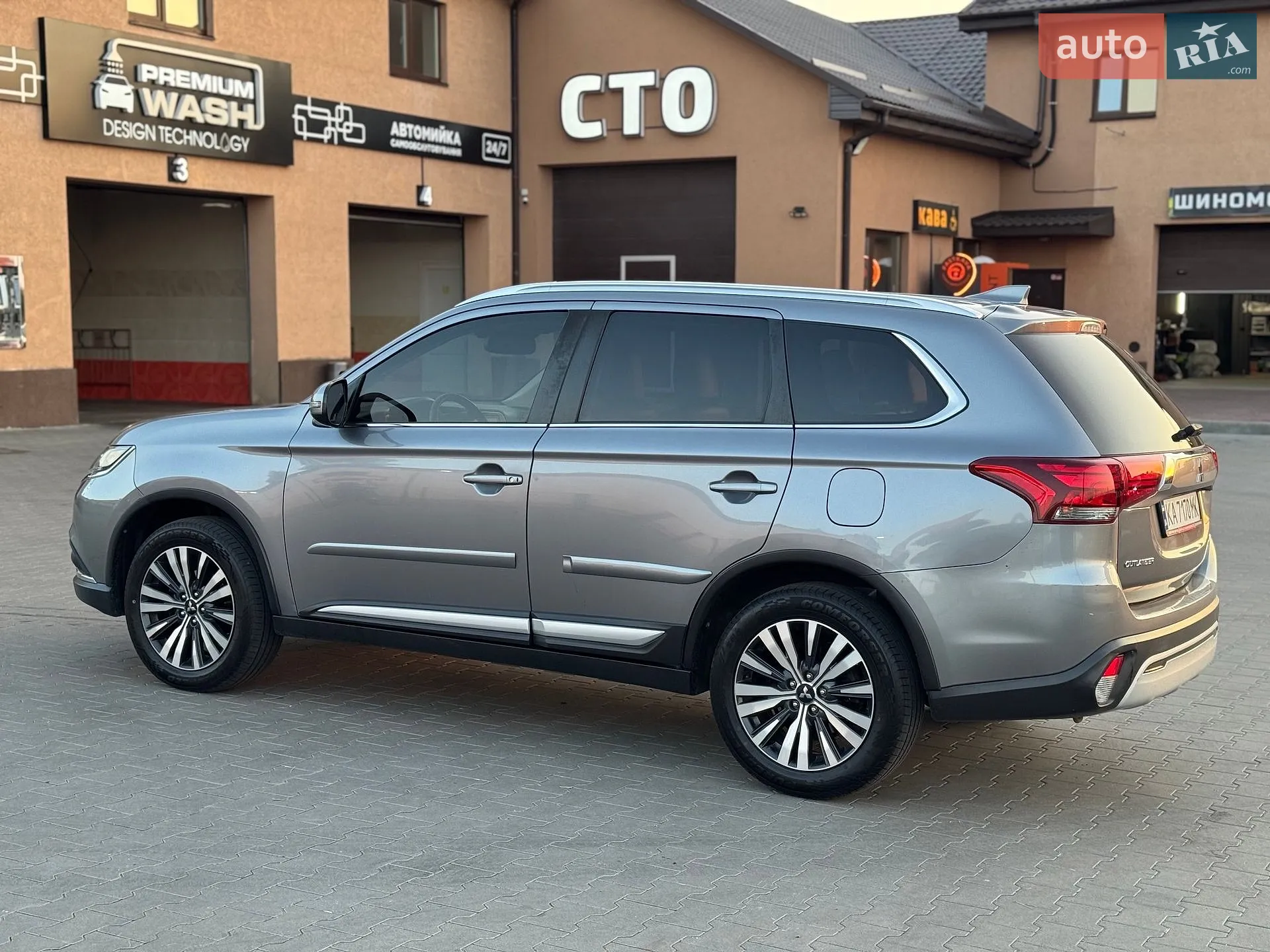 2020 Mitsubishi Outlander - мініатюра 10
