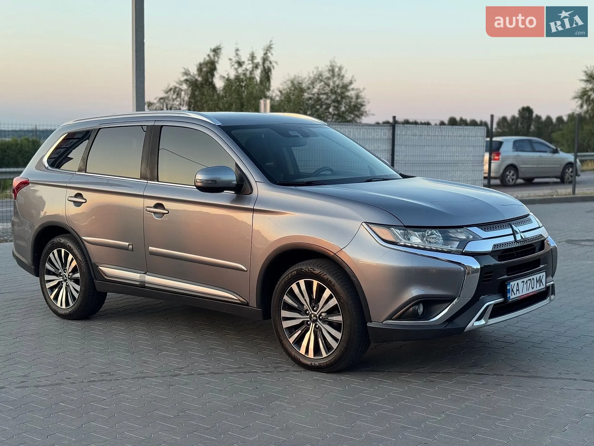2020 Mitsubishi Outlander - мініатюра 18