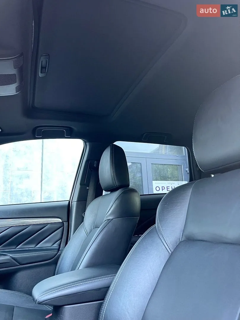2020 Mitsubishi Outlander - мініатюра 17
