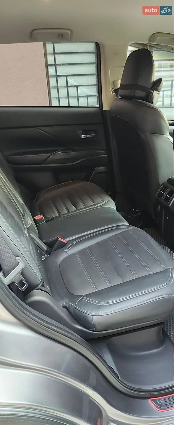 2021 Mitsubishi Outlander - мініатюра 5