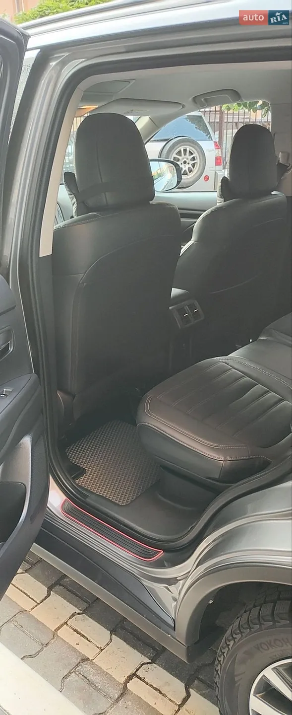 2021 Mitsubishi Outlander - мініатюра 21