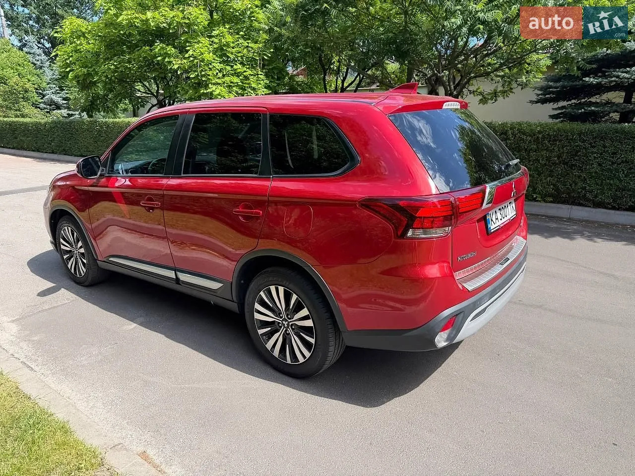 2018 Mitsubishi Outlander - мініатюра 16