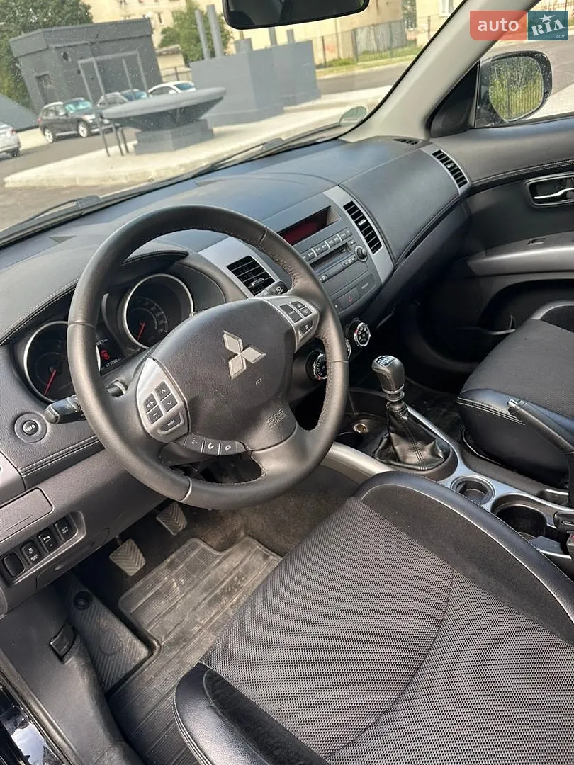 2011 Mitsubishi Outlander - мініатюра 29