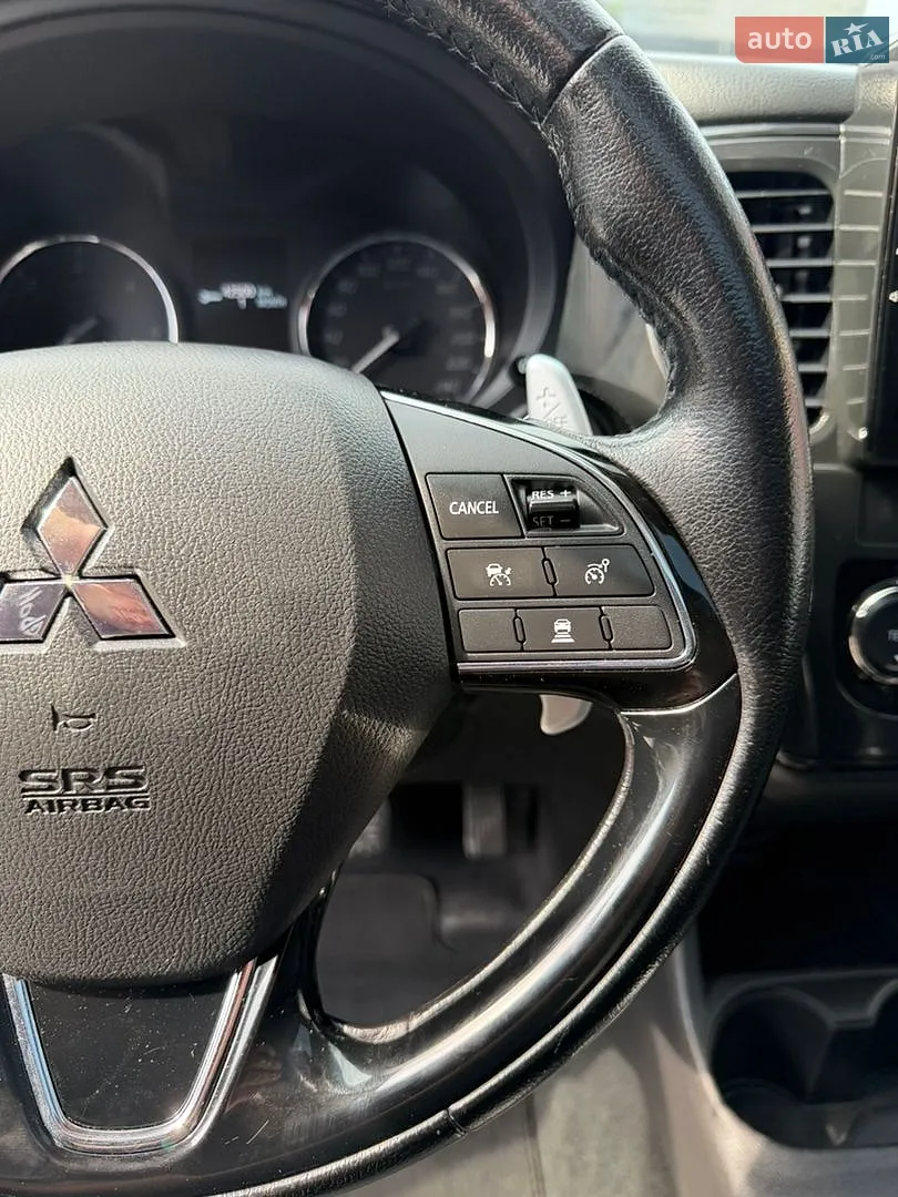 2016 Mitsubishi Outlander - мініатюра 40