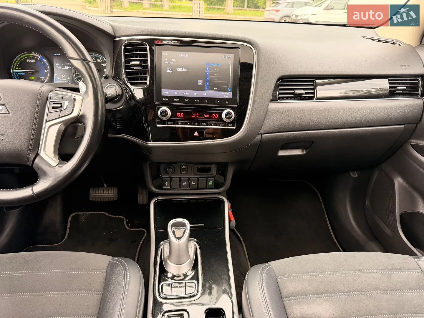 2020 Mitsubishi Outlander - мініатюра 25