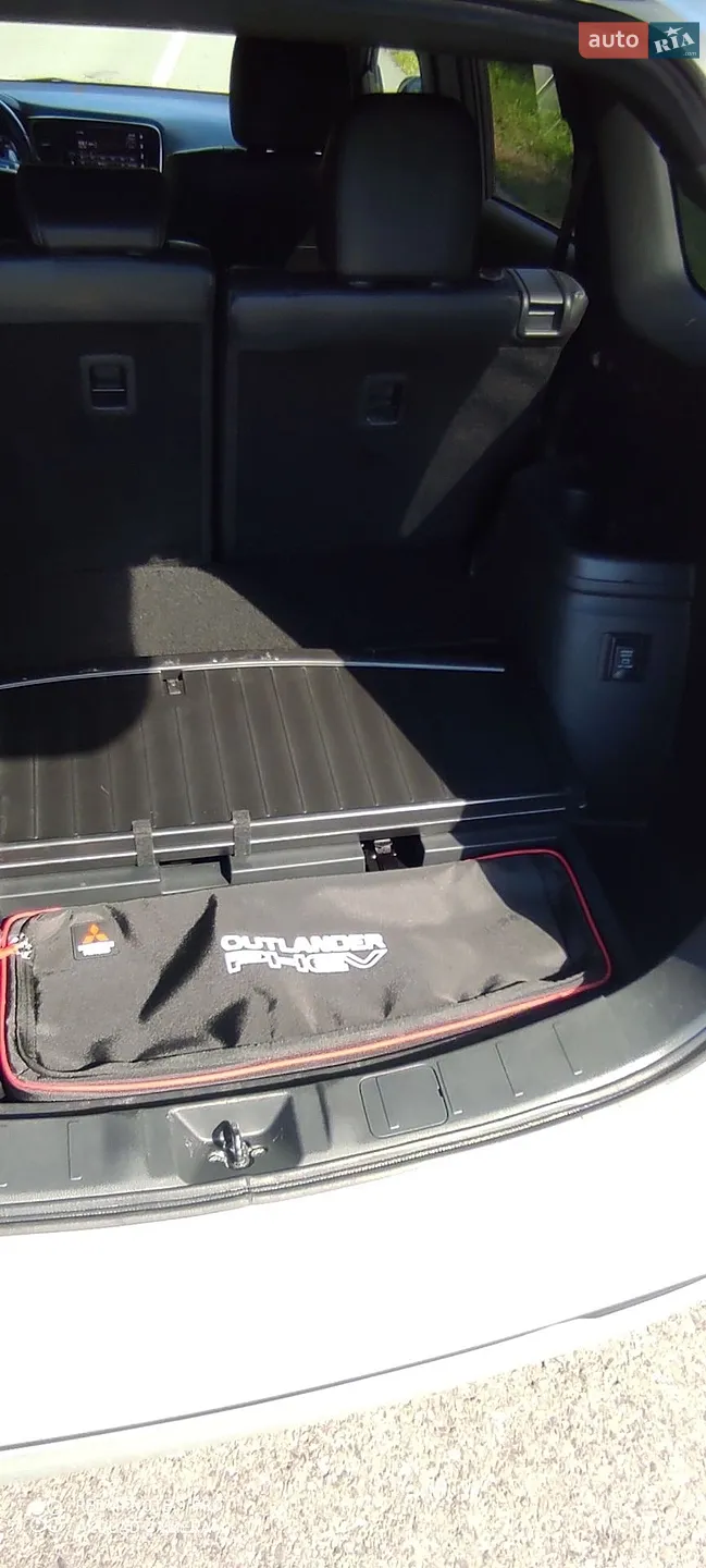 2019 Mitsubishi Outlander - мініатюра 16