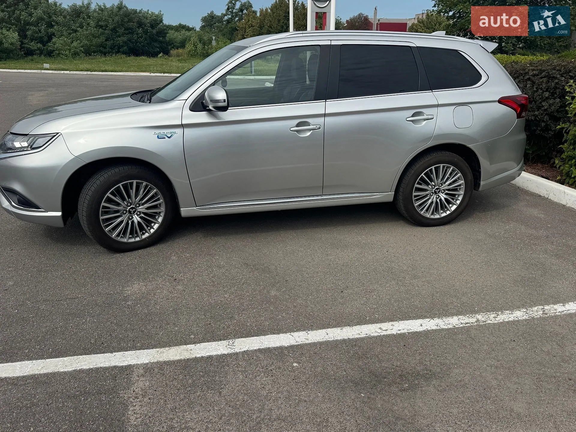 2021 Mitsubishi Outlander - мініатюра 8