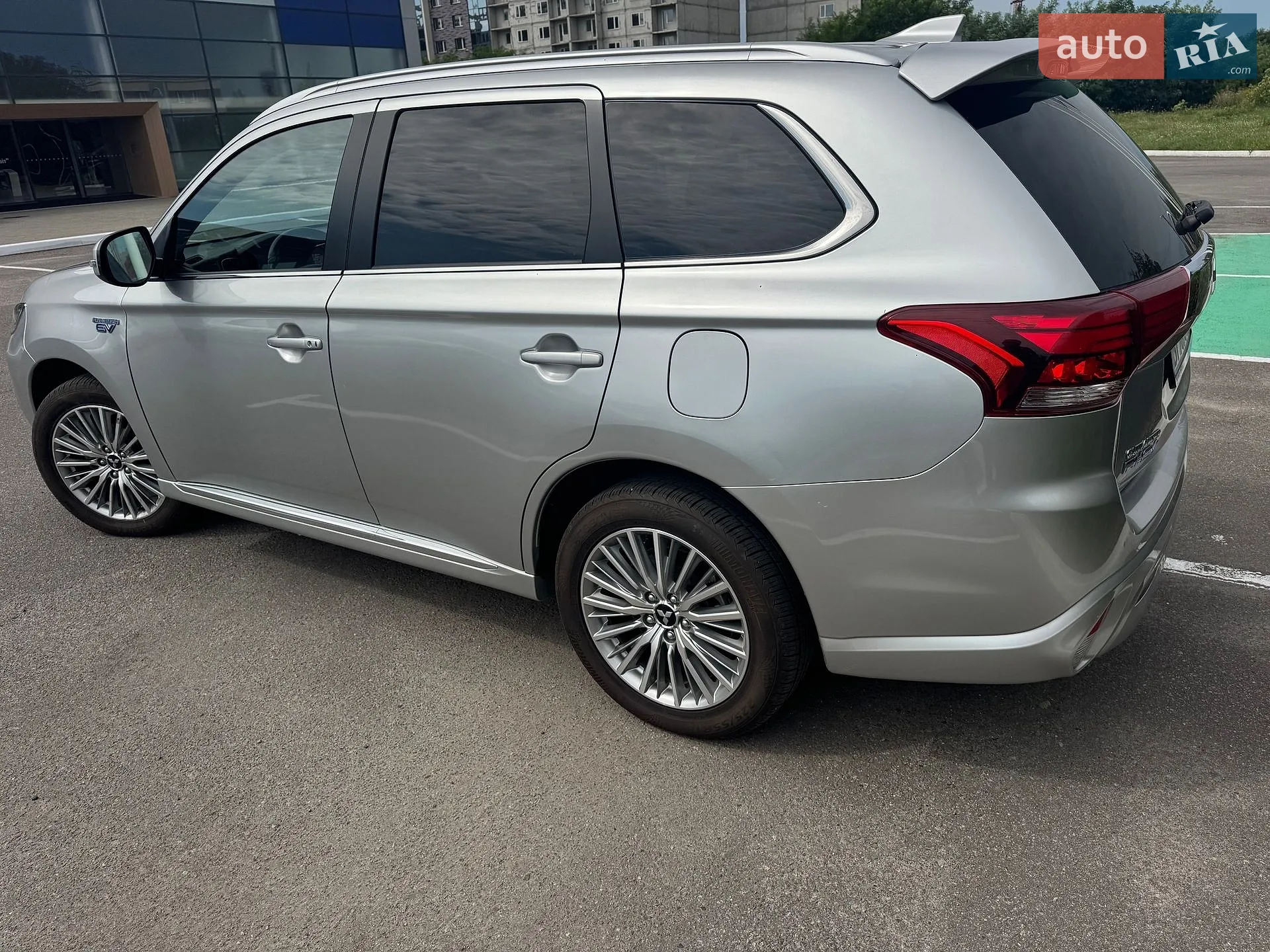 2021 Mitsubishi Outlander - мініатюра 5