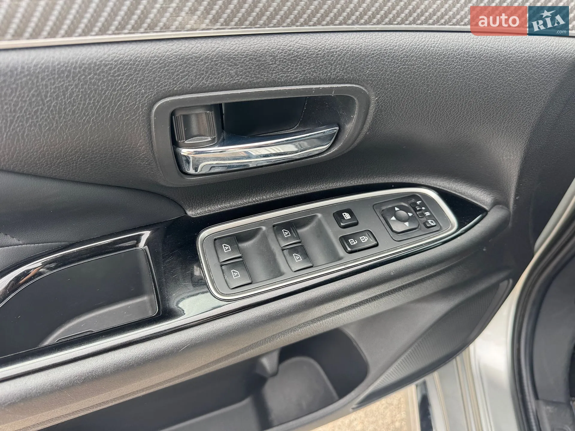 2021 Mitsubishi Outlander - мініатюра 17