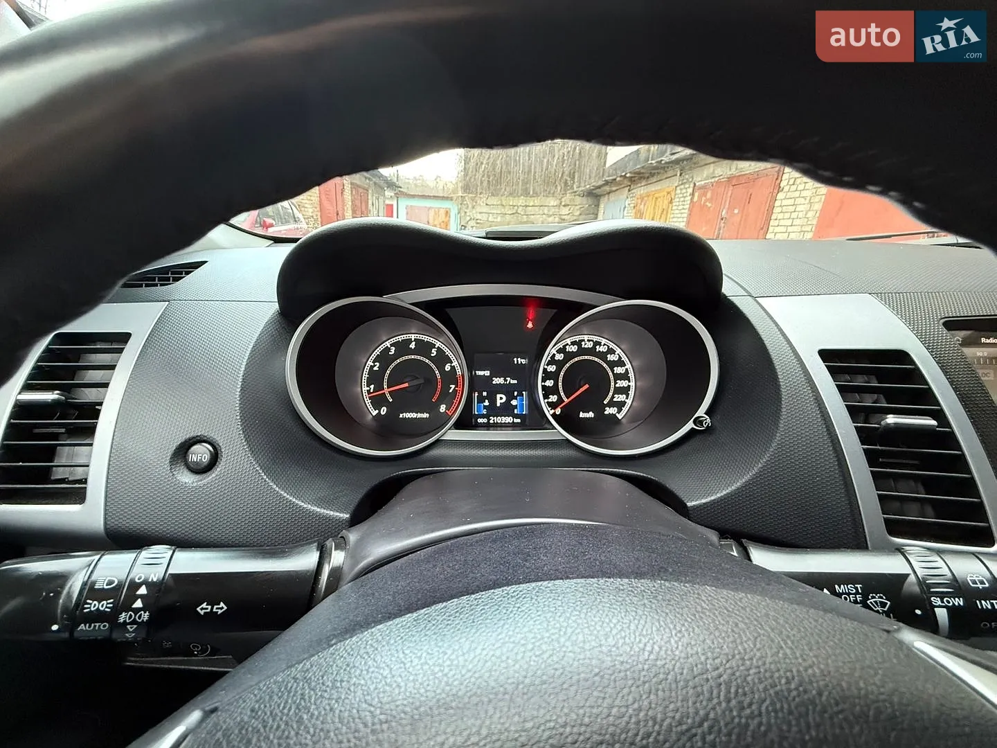 2011 Mitsubishi Outlander - мініатюра 16