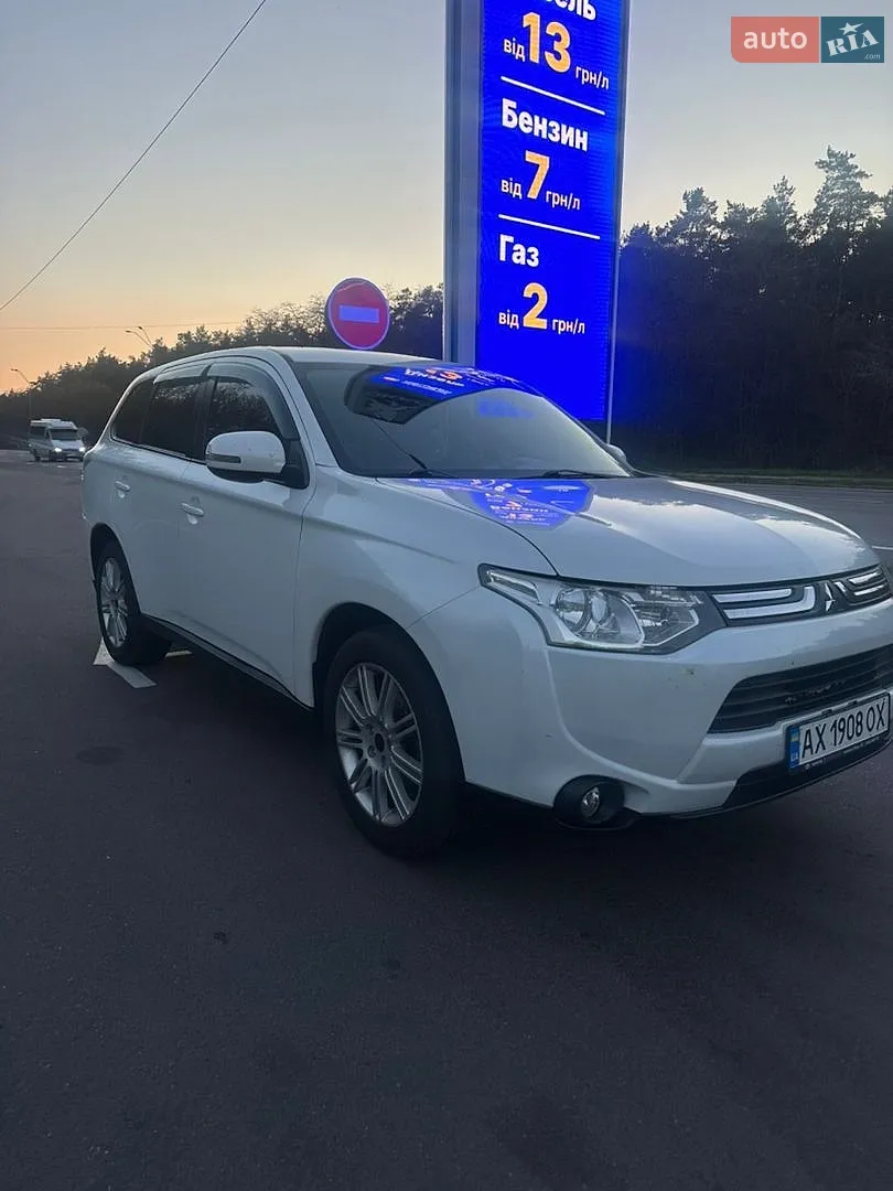2013 Mitsubishi Outlander - мініатюра 6