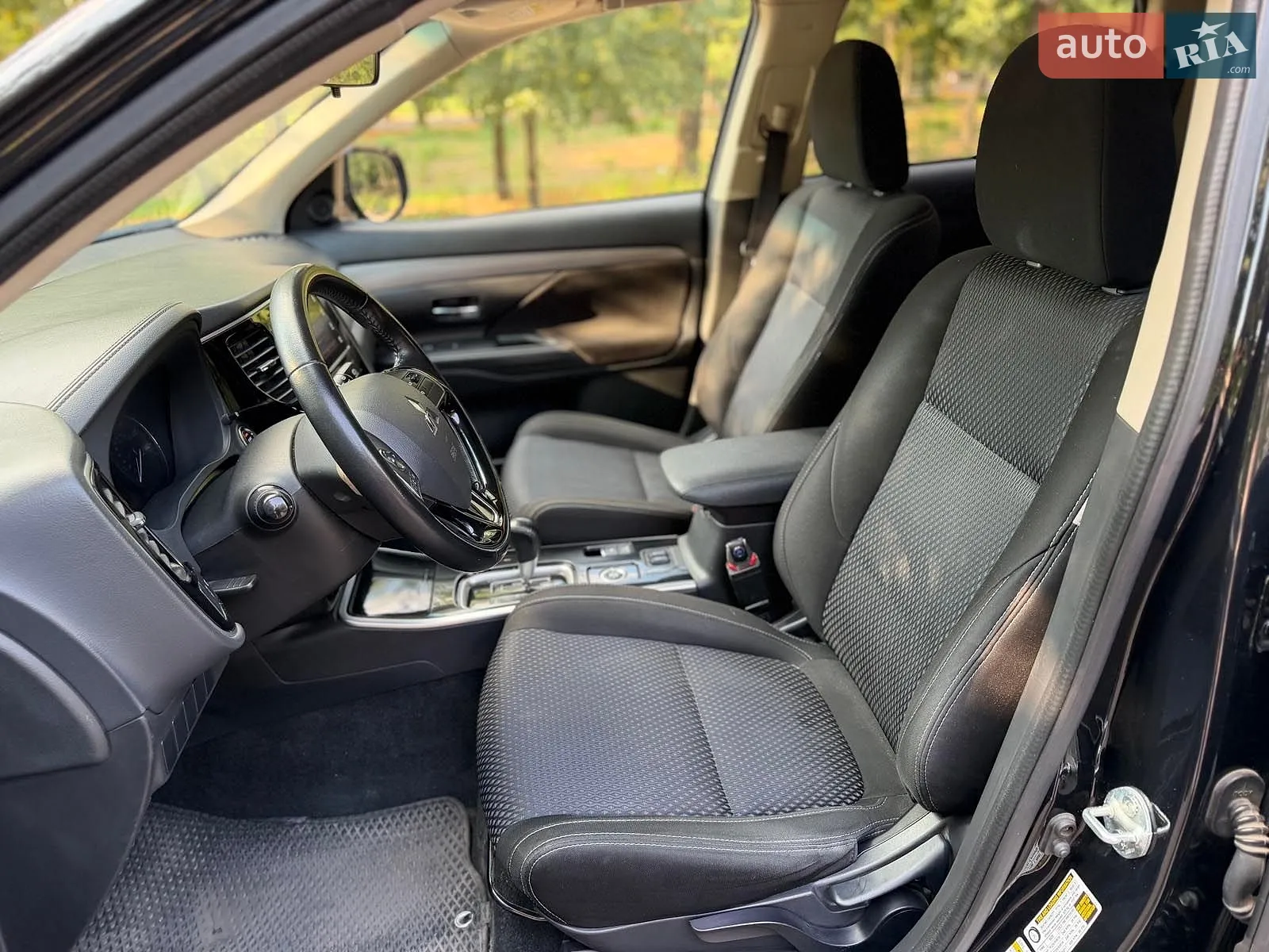 2017 Mitsubishi Outlander - мініатюра 12