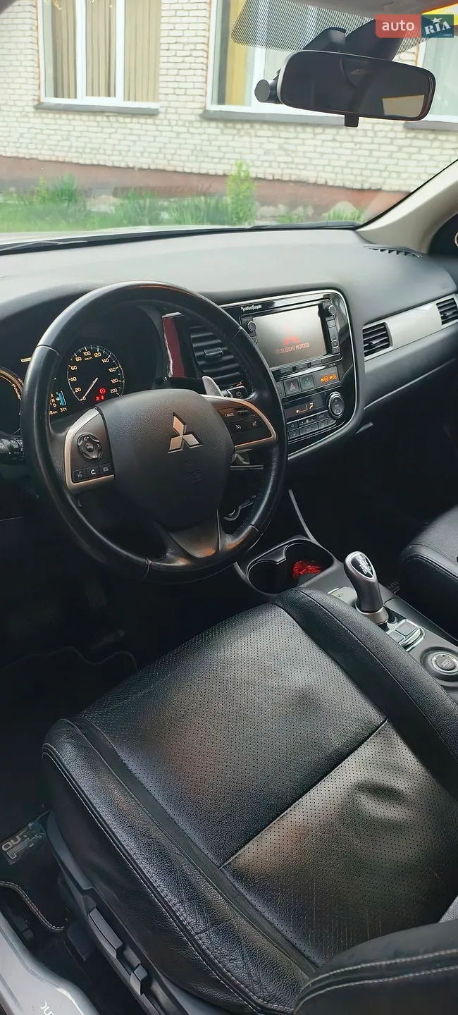 2013 Mitsubishi Outlander - мініатюра 23