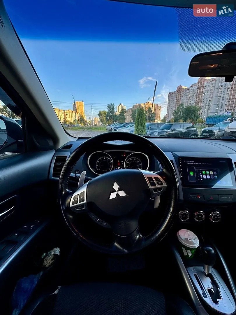 2013 Mitsubishi Outlander - мініатюра 10