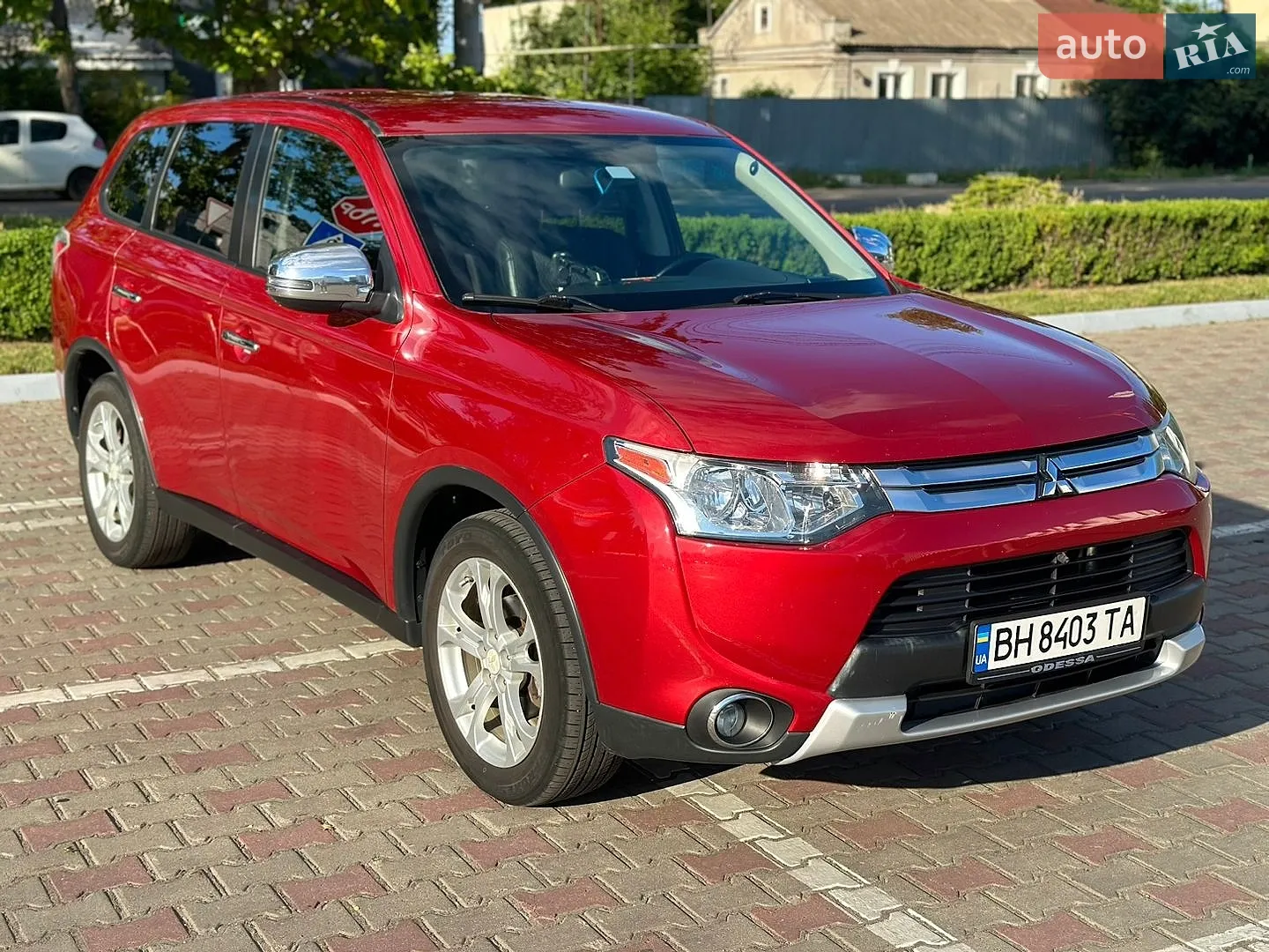 2014 Mitsubishi Outlander - фото 1