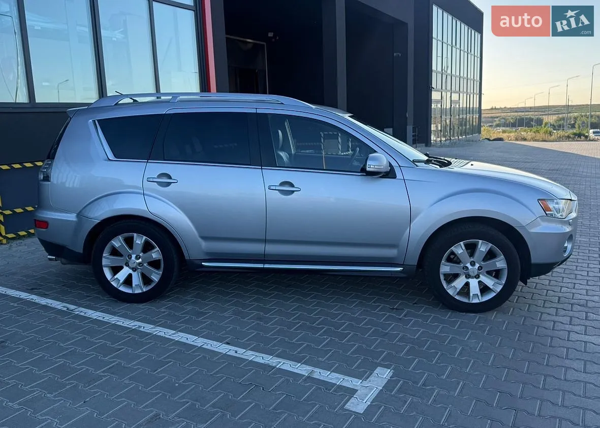2010 Mitsubishi Outlander - мініатюра 5