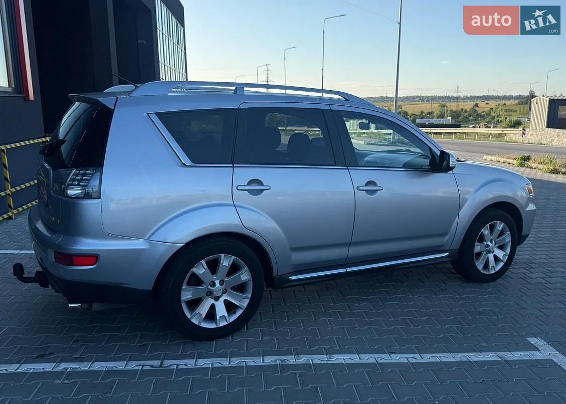 2010 Mitsubishi Outlander - мініатюра 6