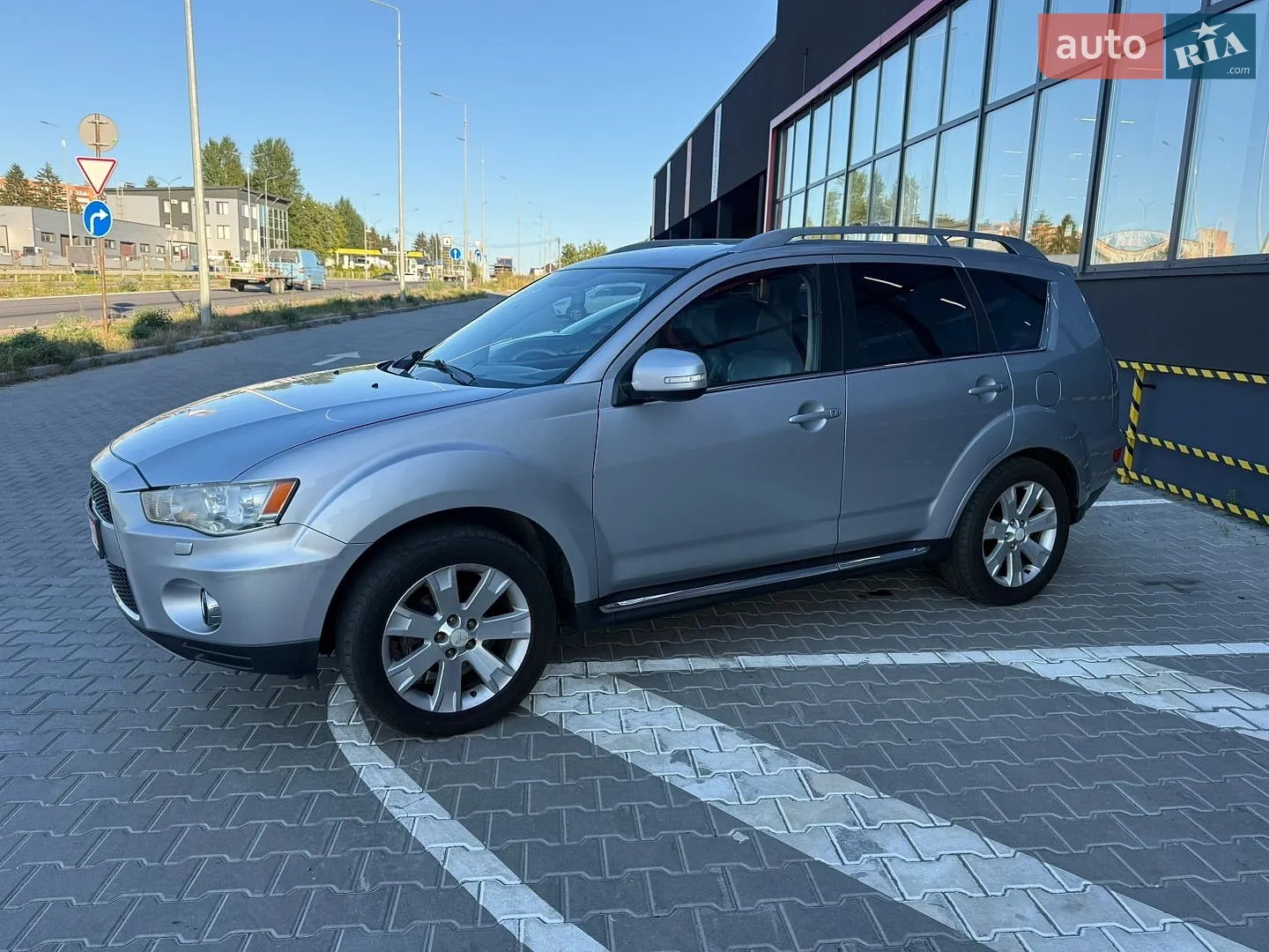 2010 Mitsubishi Outlander - мініатюра 14