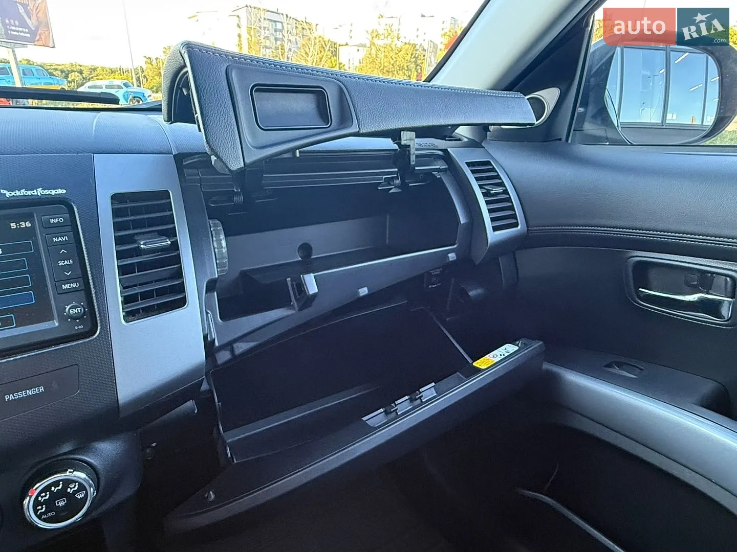 2010 Mitsubishi Outlander - мініатюра 78