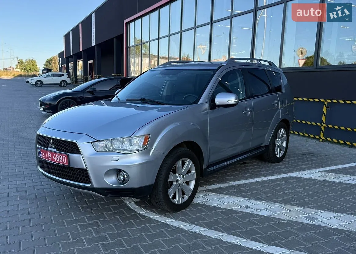 2010 Mitsubishi Outlander - мініатюра 16