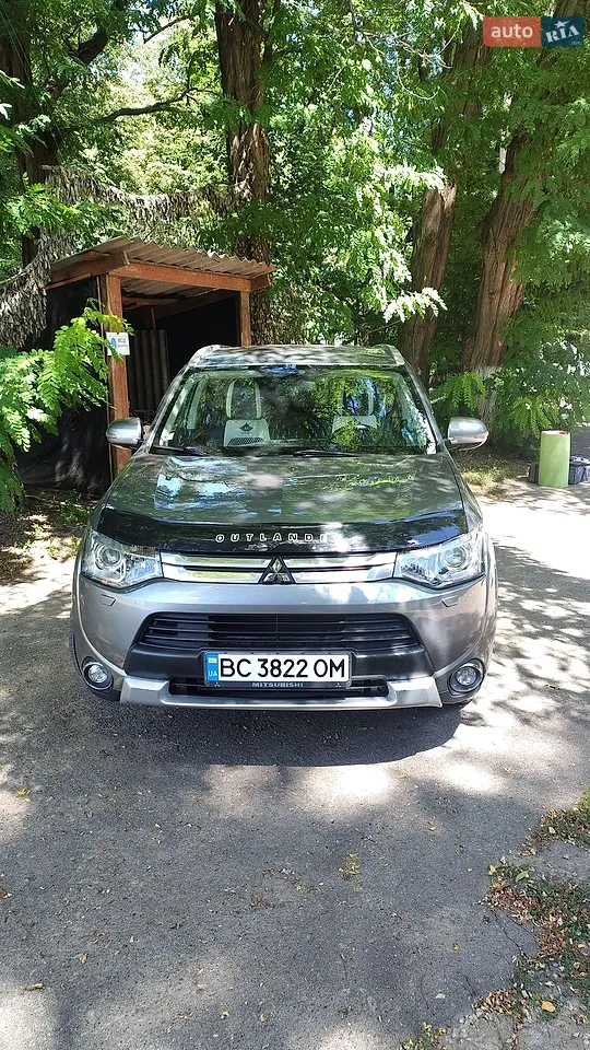 2016 Mitsubishi Outlander - мініатюра 16