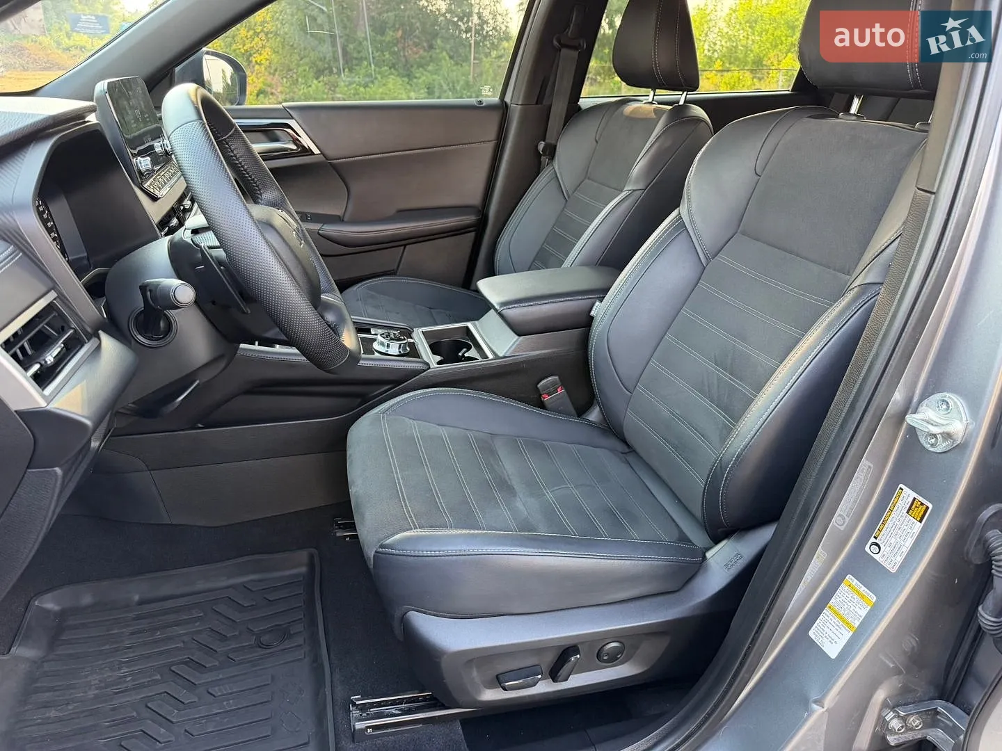 2023 Mitsubishi Outlander - мініатюра 63