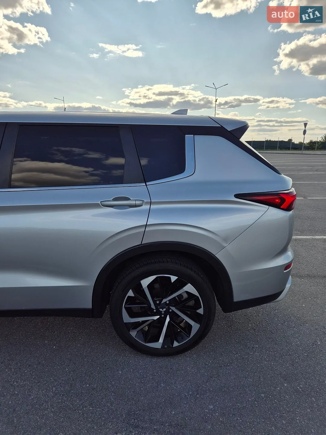 2022 Mitsubishi Outlander - мініатюра 9