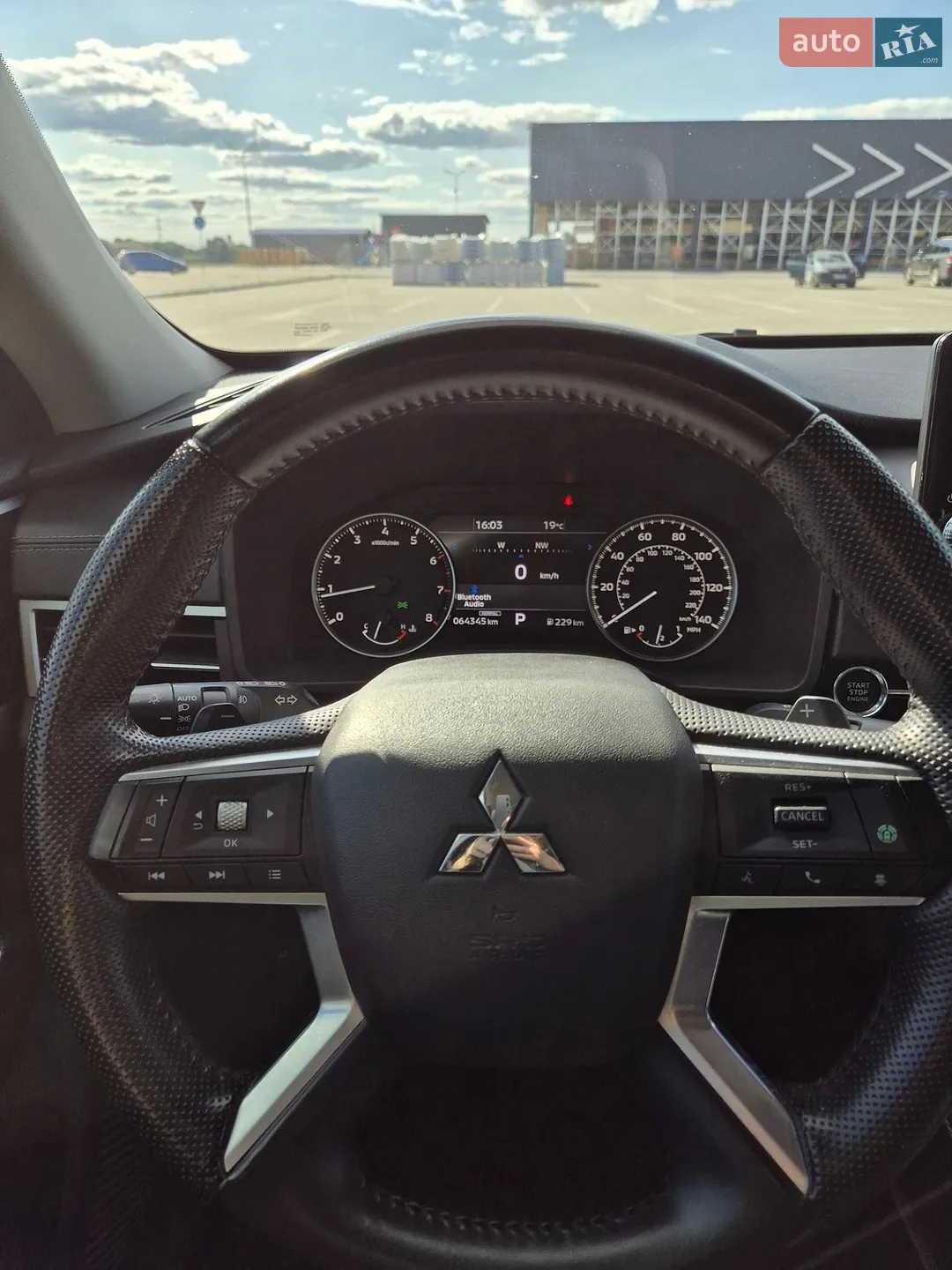 2022 Mitsubishi Outlander - мініатюра 23