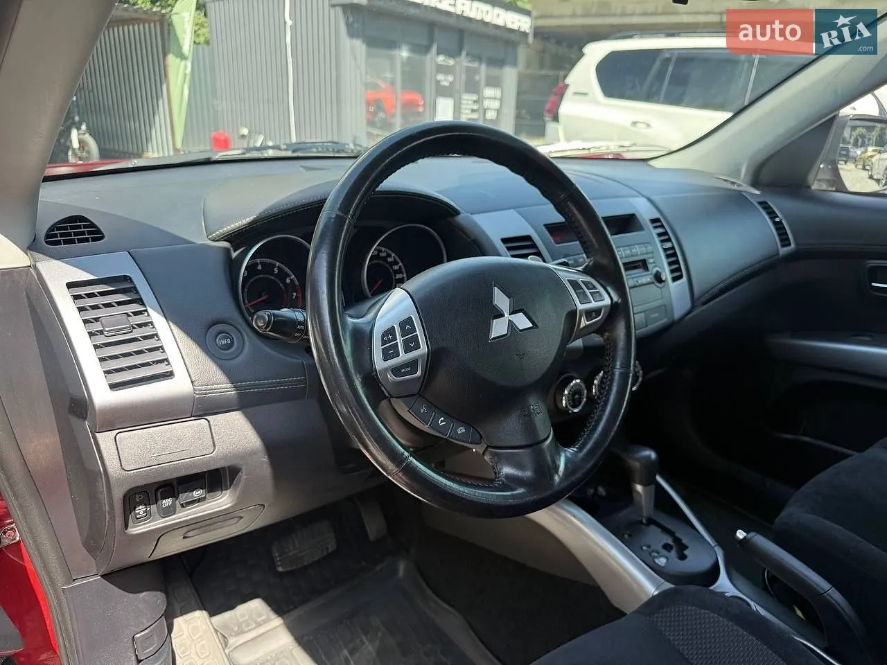 2010 Mitsubishi Outlander - мініатюра 14