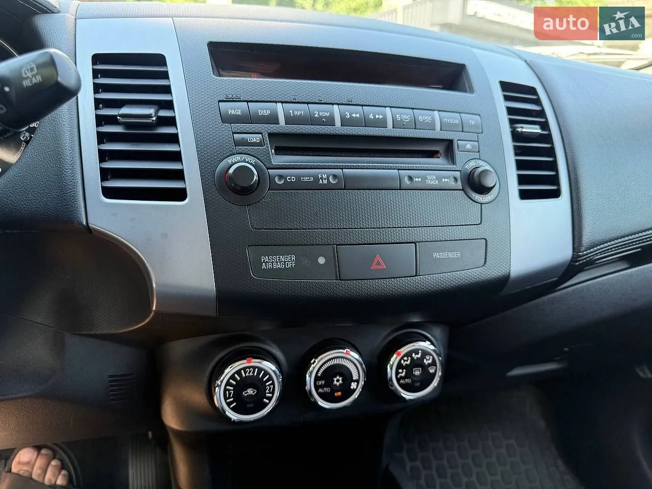 2010 Mitsubishi Outlander - мініатюра 16