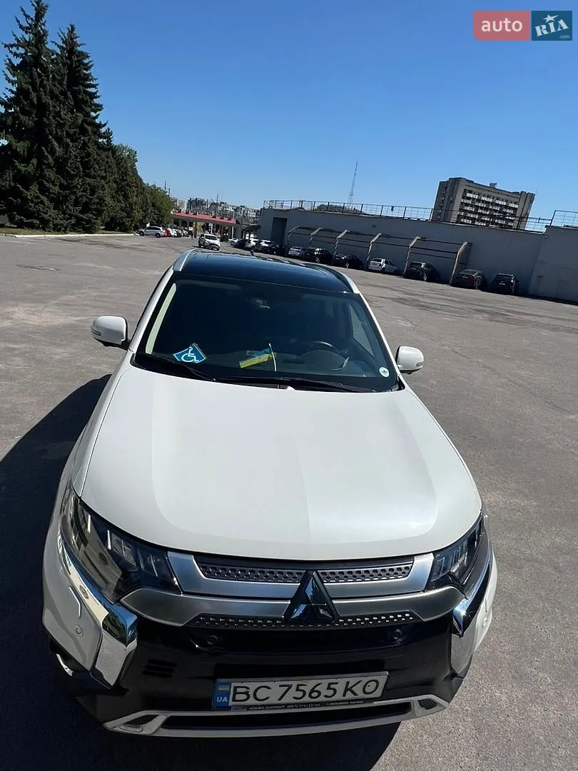 2021 Mitsubishi Outlander - мініатюра 9