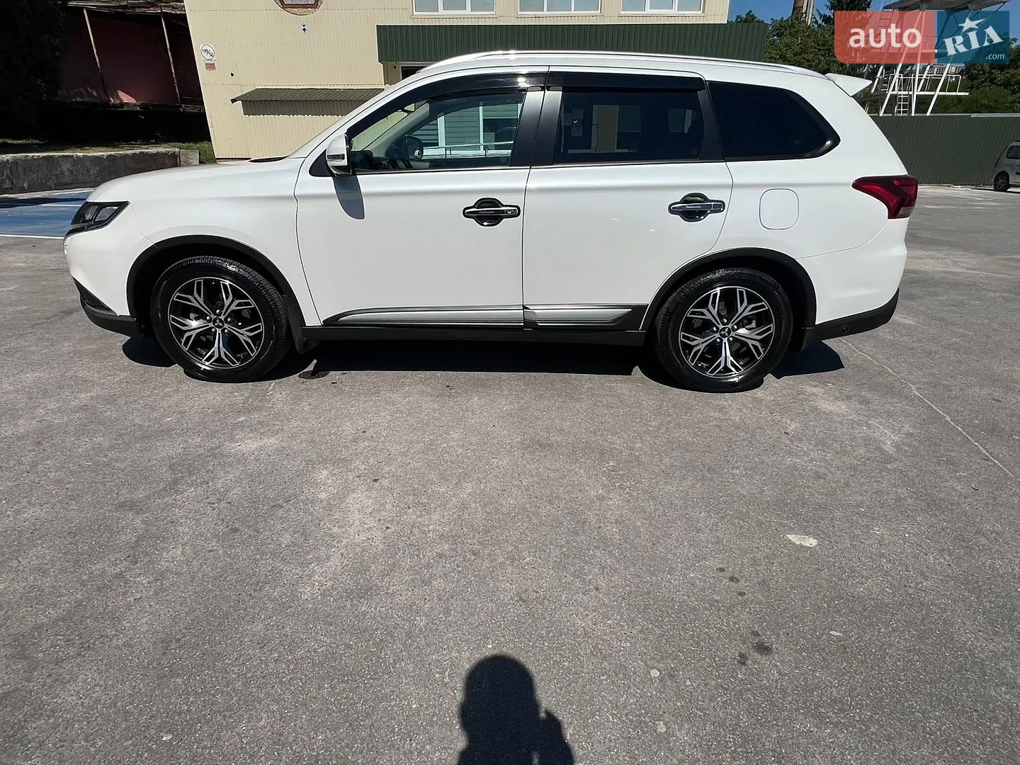 2021 Mitsubishi Outlander - мініатюра 3