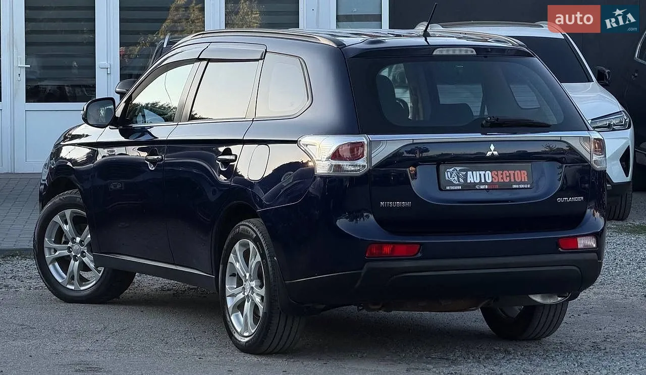 2013 Mitsubishi Outlander - мініатюра 10