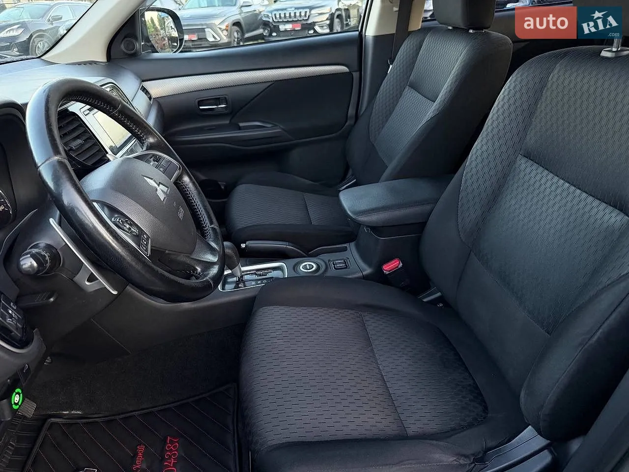 2013 Mitsubishi Outlander - мініатюра 12