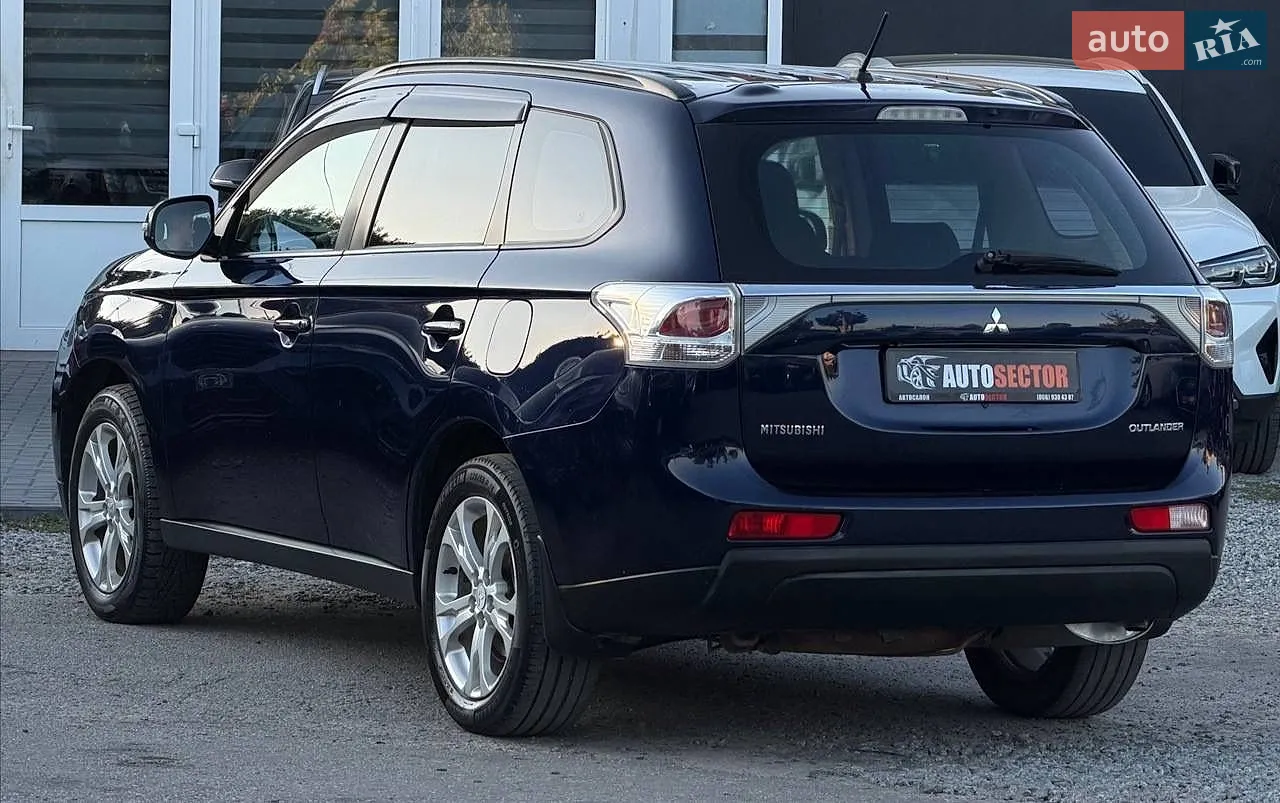 2013 Mitsubishi Outlander - мініатюра 11