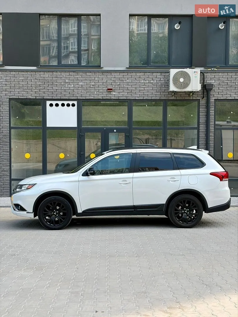 2017 Mitsubishi Outlander - мініатюра 8