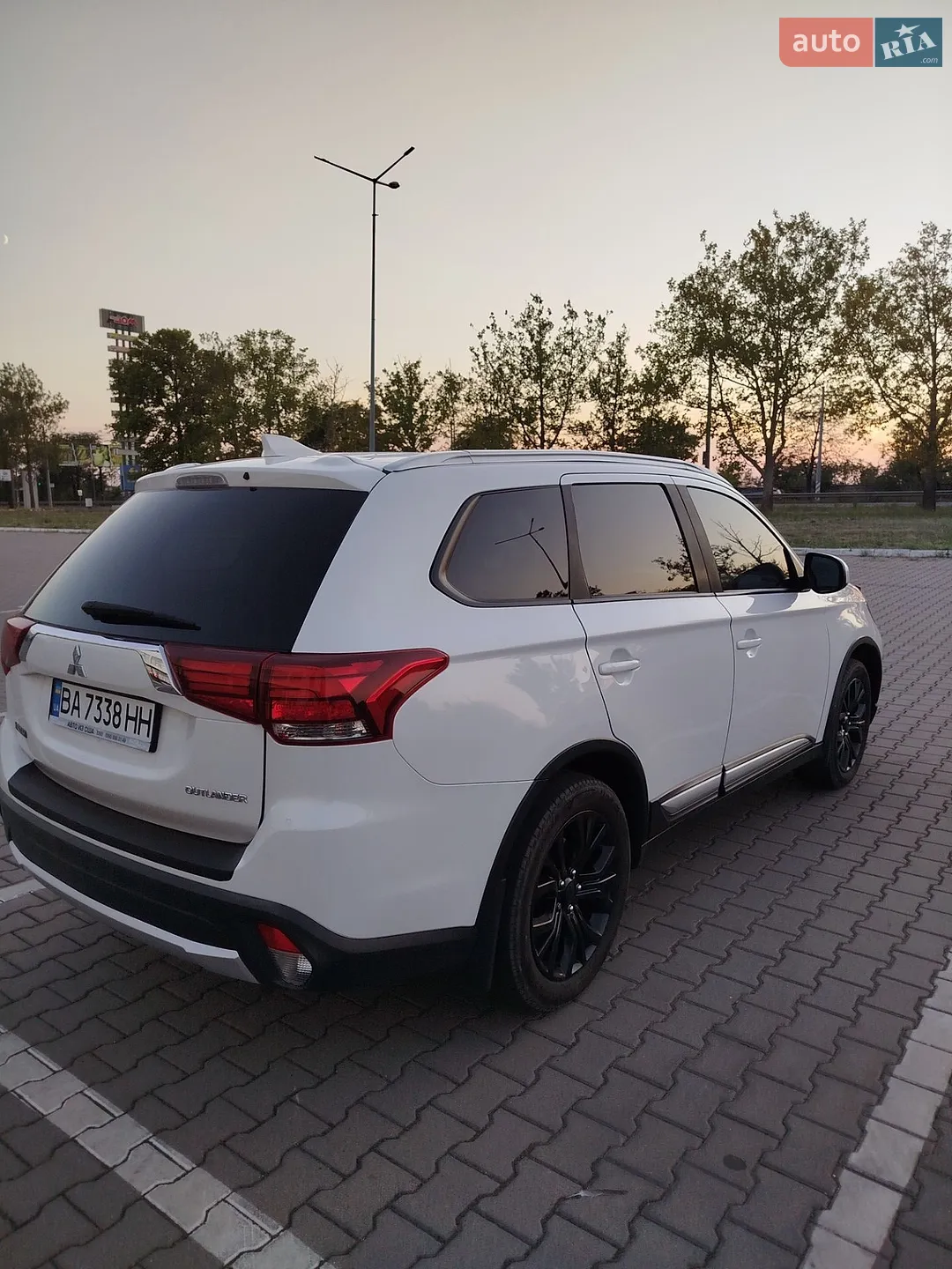 2016 Mitsubishi Outlander - мініатюра 10