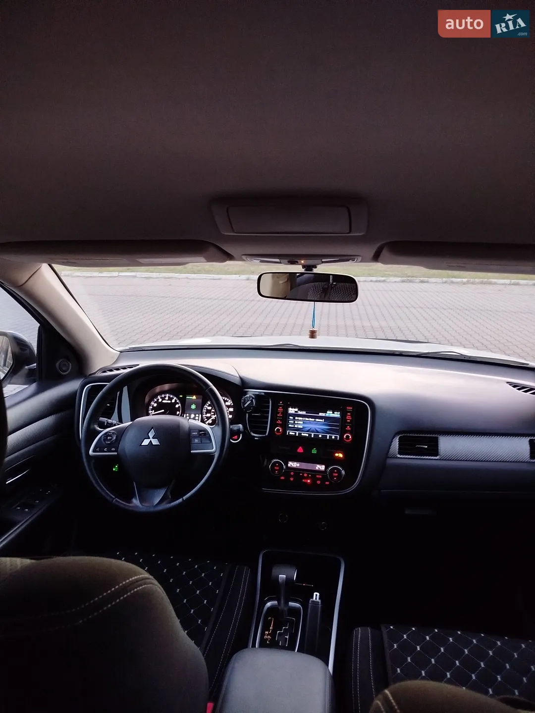 2016 Mitsubishi Outlander - мініатюра 18