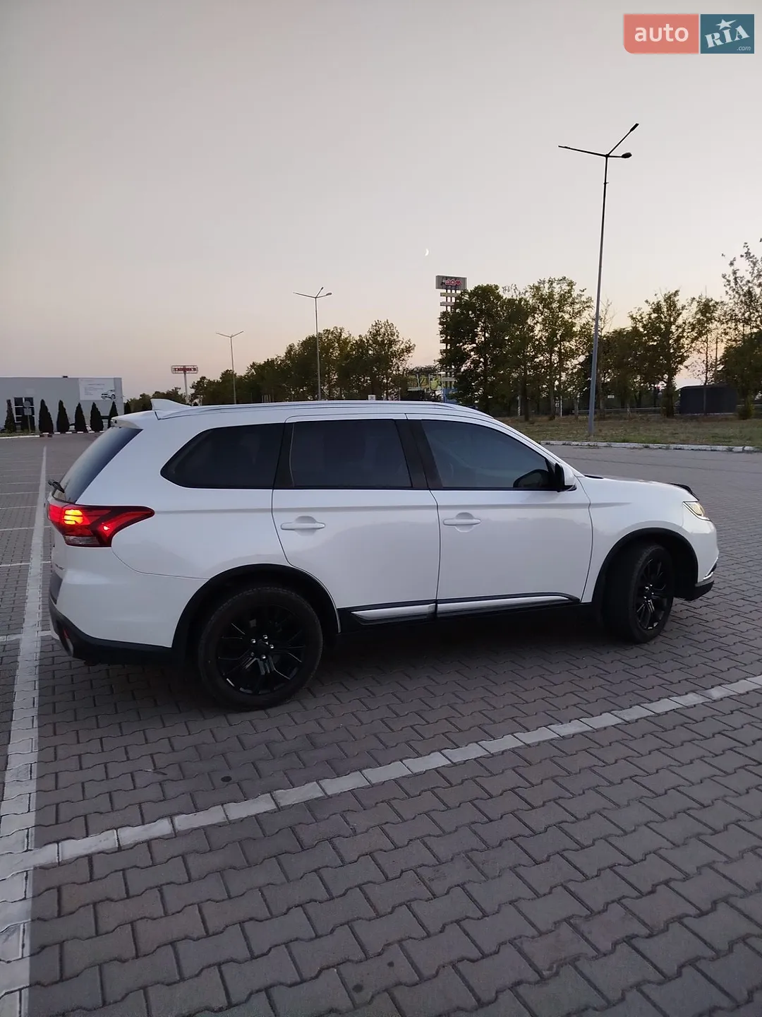 2016 Mitsubishi Outlander - мініатюра 32