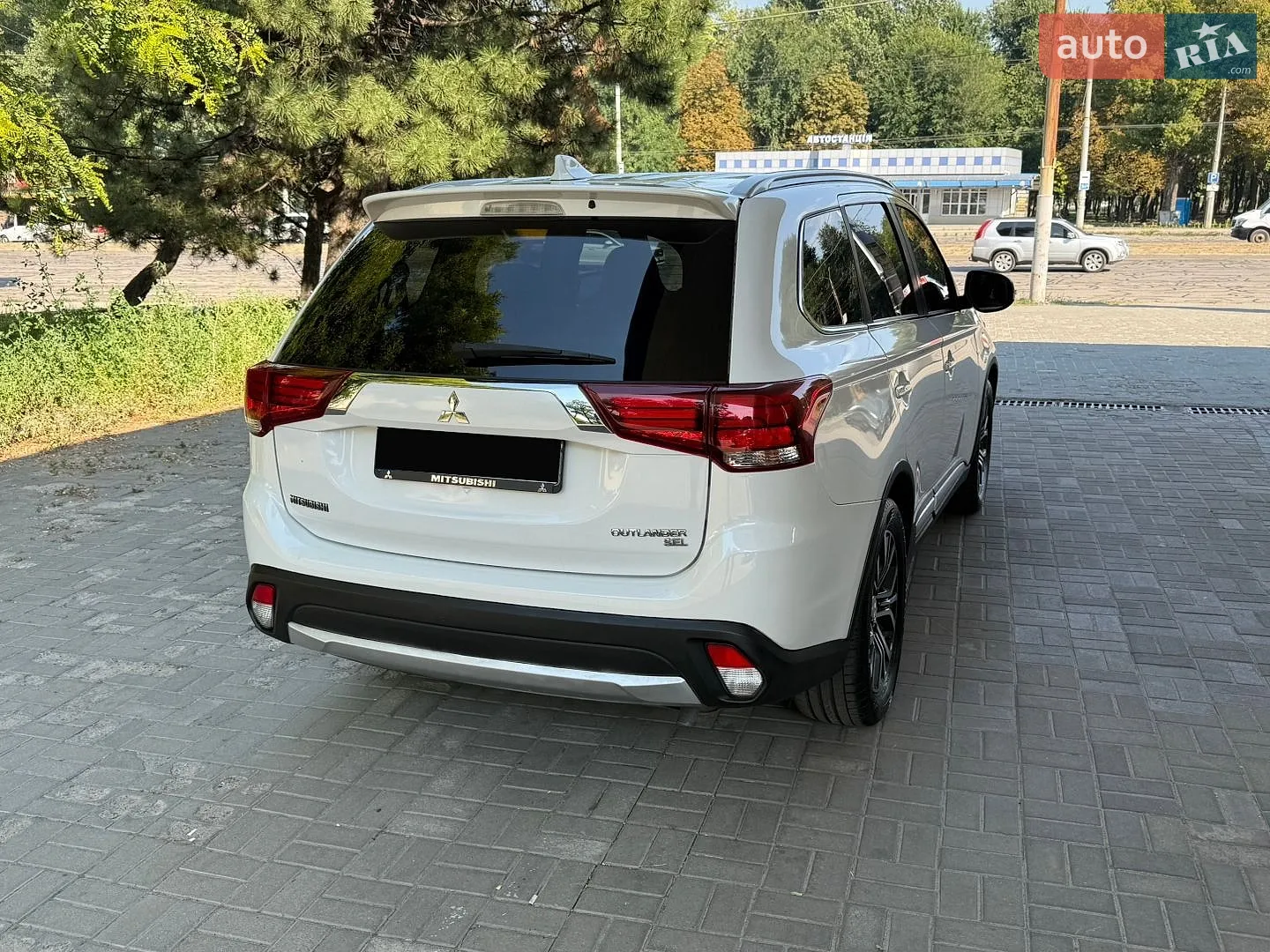 2017 Mitsubishi Outlander - мініатюра 6
