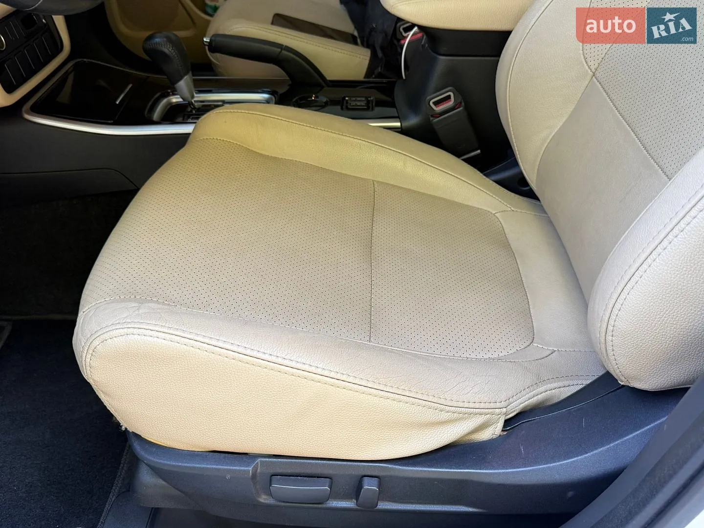 2017 Mitsubishi Outlander - мініатюра 13