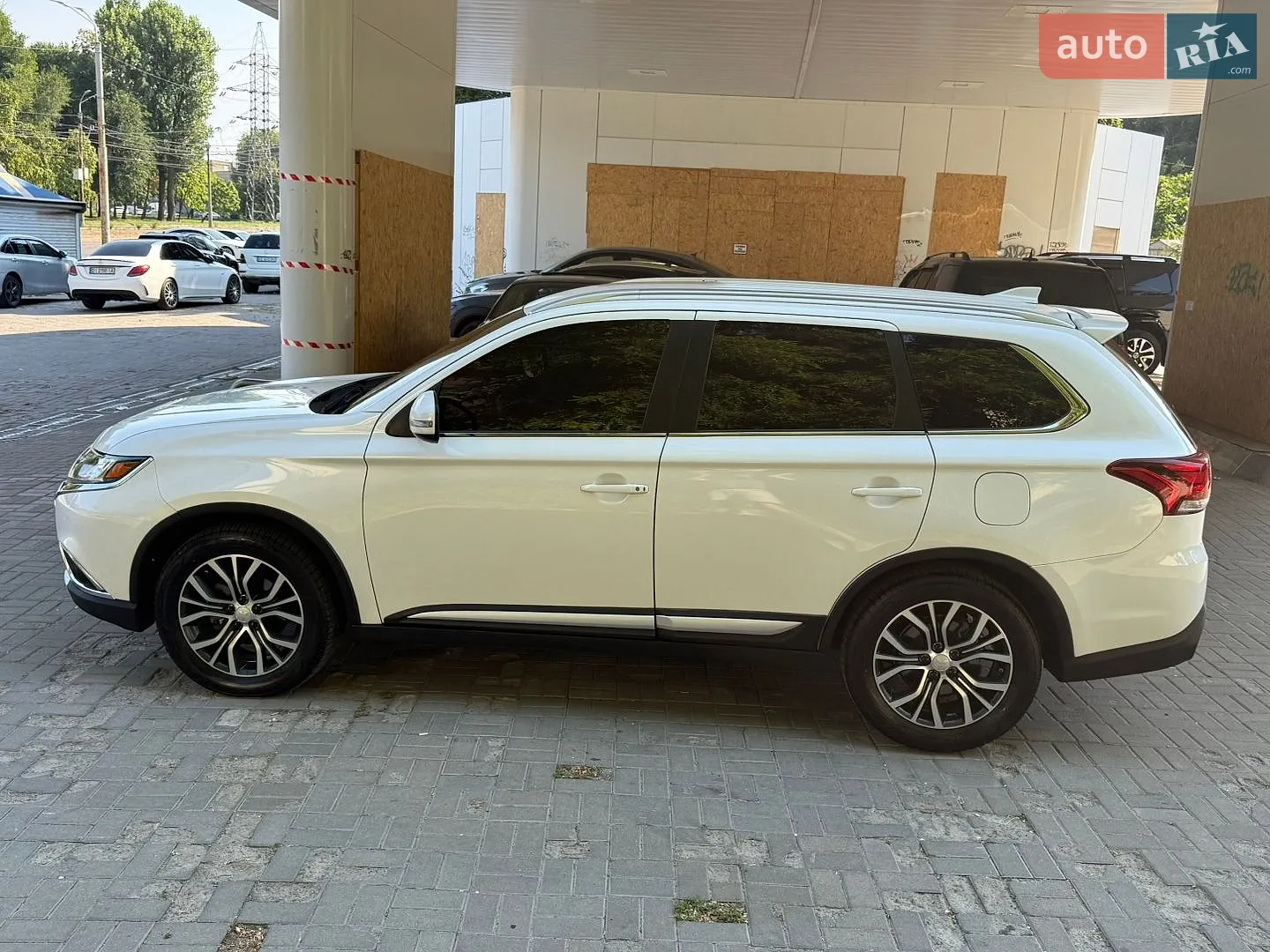 2017 Mitsubishi Outlander - мініатюра 10