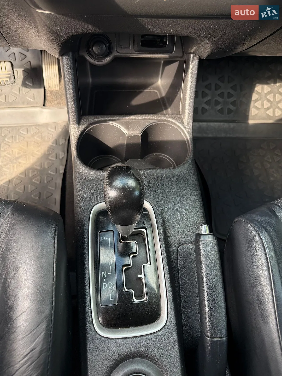 2013 Mitsubishi Outlander - мініатюра 23