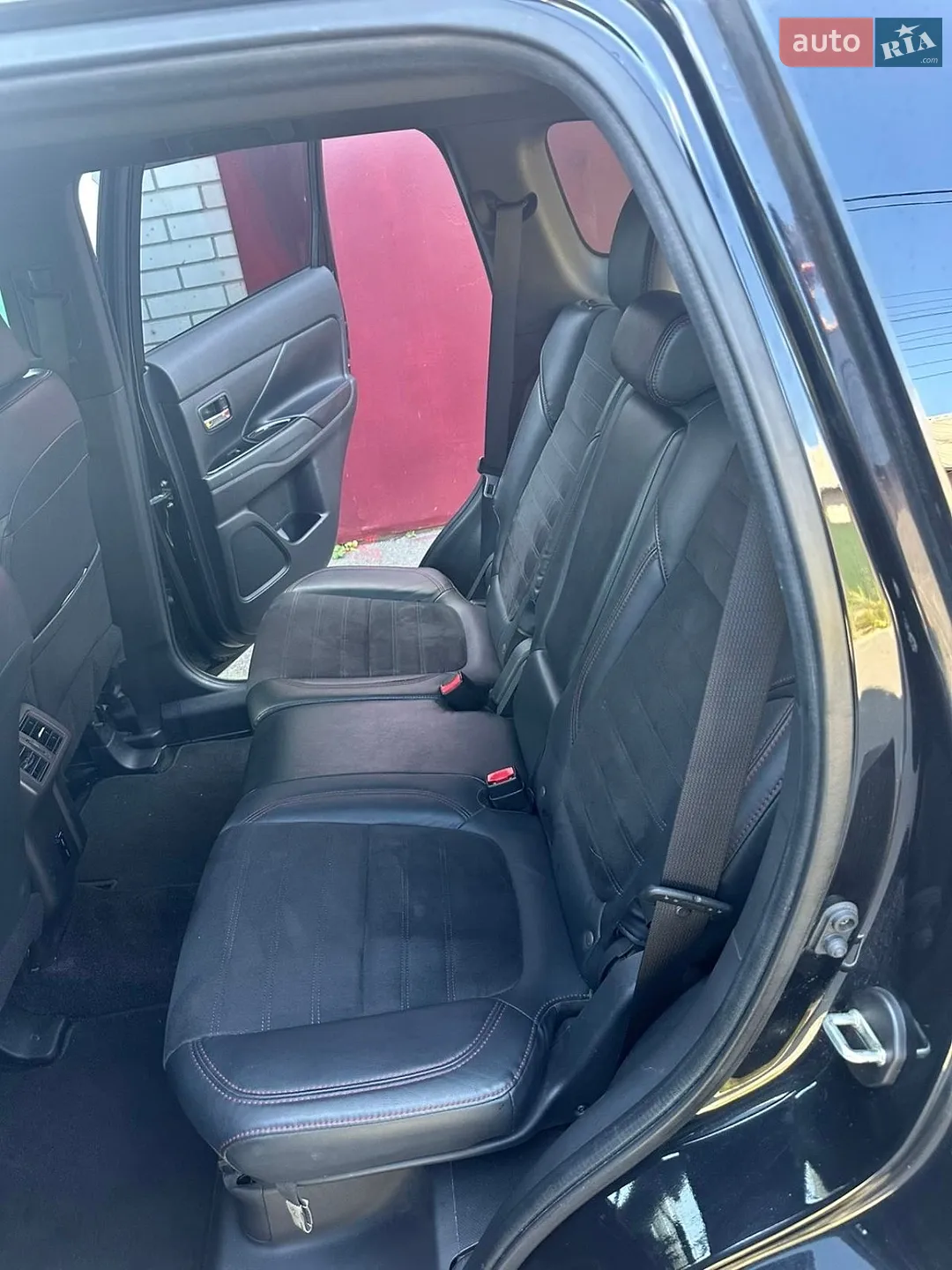 2020 Mitsubishi Outlander - мініатюра 27