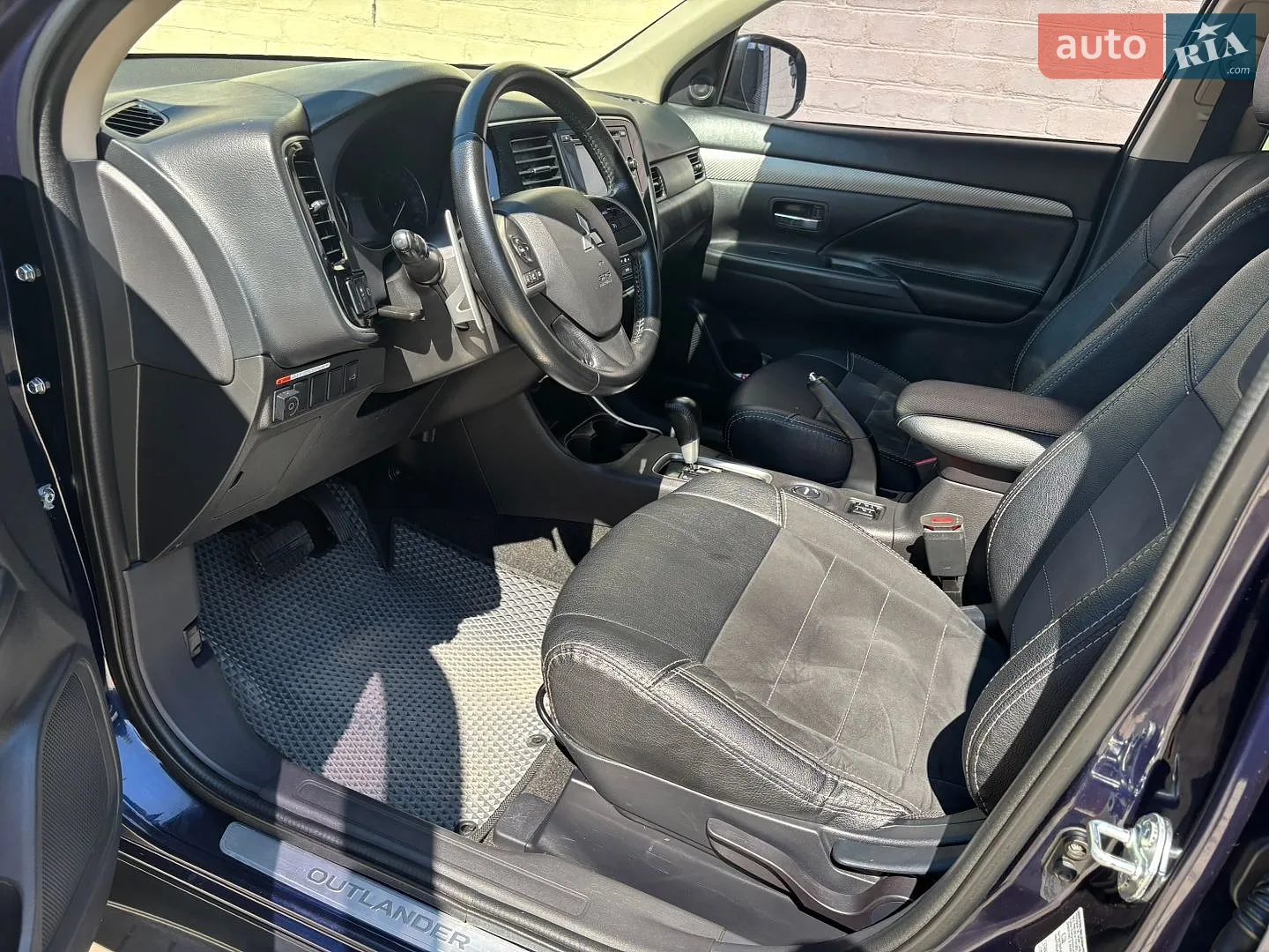 2012 Mitsubishi Outlander - мініатюра 11