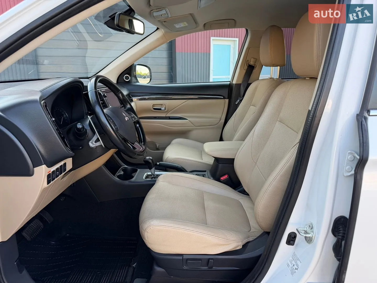2016 Mitsubishi Outlander - мініатюра 14