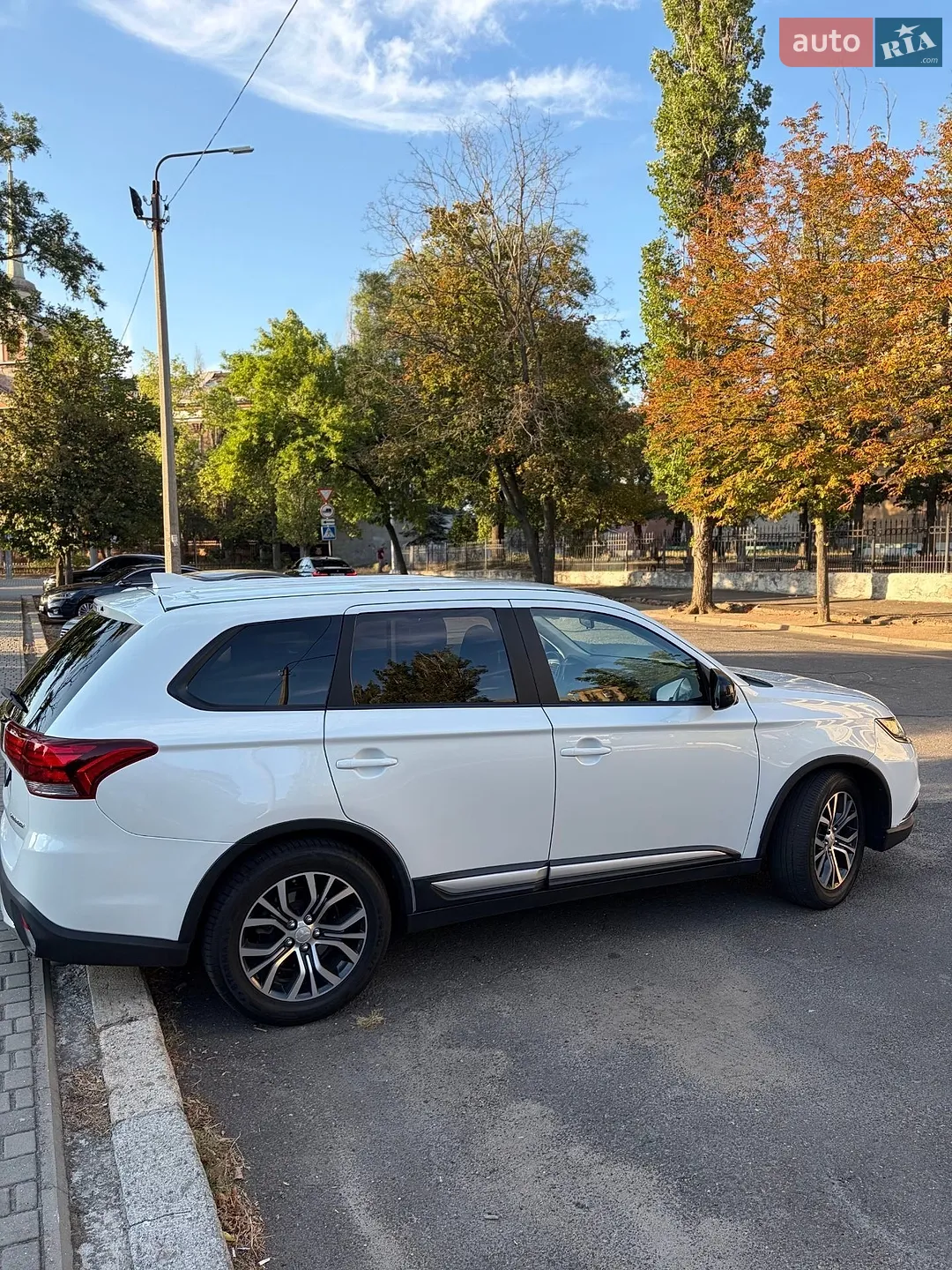 2017 Mitsubishi Outlander - мініатюра 7